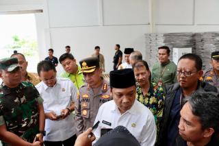 Kapolresta Pekanbaru Bersama Forkopimda kunjung Gudang Logistik KPU